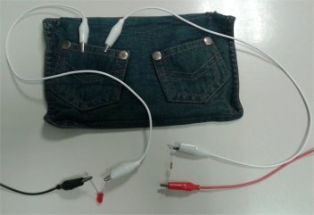 circuit per comprovar si el teixit &eacute;s conductor